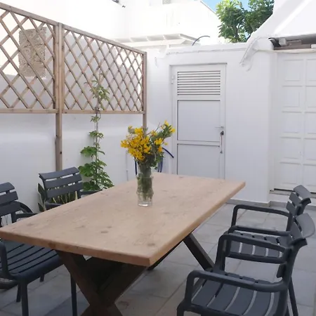 Apartament Moschoula *