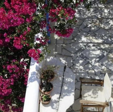 Apartment Moschoula *